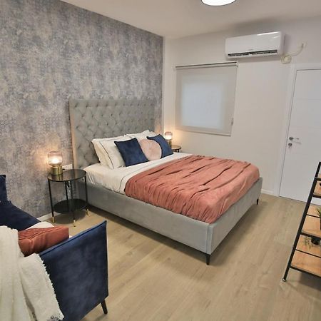 Cozy And Stylish 1-Bedroom Apartment Нетания Экстерьер фото